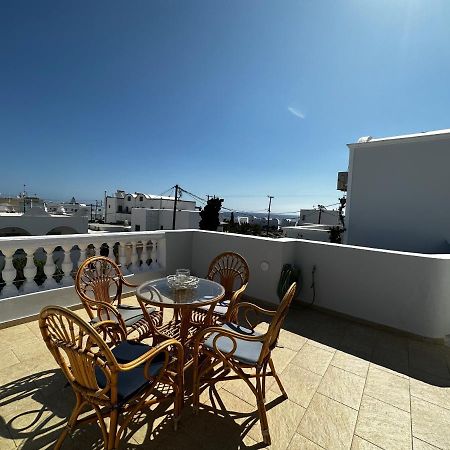 Veldi Art - Kamari Beach Apartment Fira  Eksteriør bilde