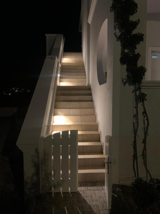 Veldi Art - Kamari Beach Apartment Fira  Eksteriør bilde