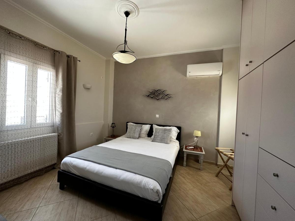 Veldi Art - Kamari Beach Apartment Fira  Eksteriør bilde