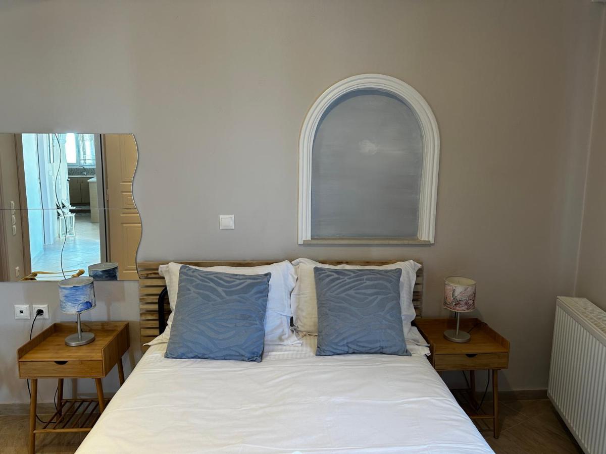 Veldi Art - Kamari Beach Apartment Fira  Eksteriør bilde