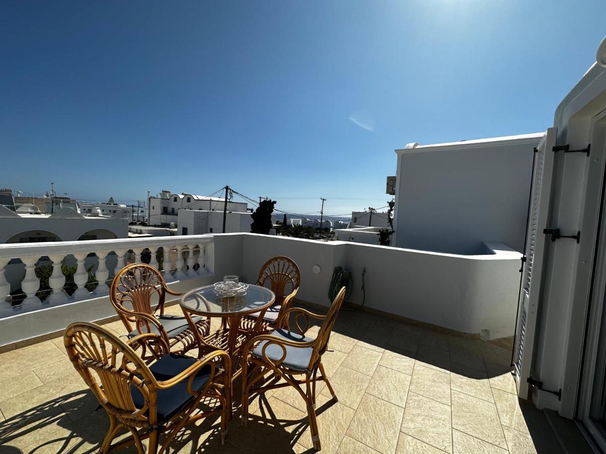 Veldi Art - Kamari Beach Apartment Fira  Eksteriør bilde