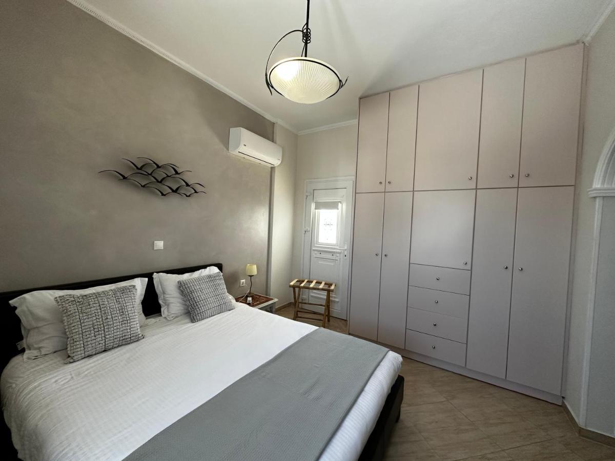 Veldi Art - Kamari Beach Apartment Fira  Eksteriør bilde