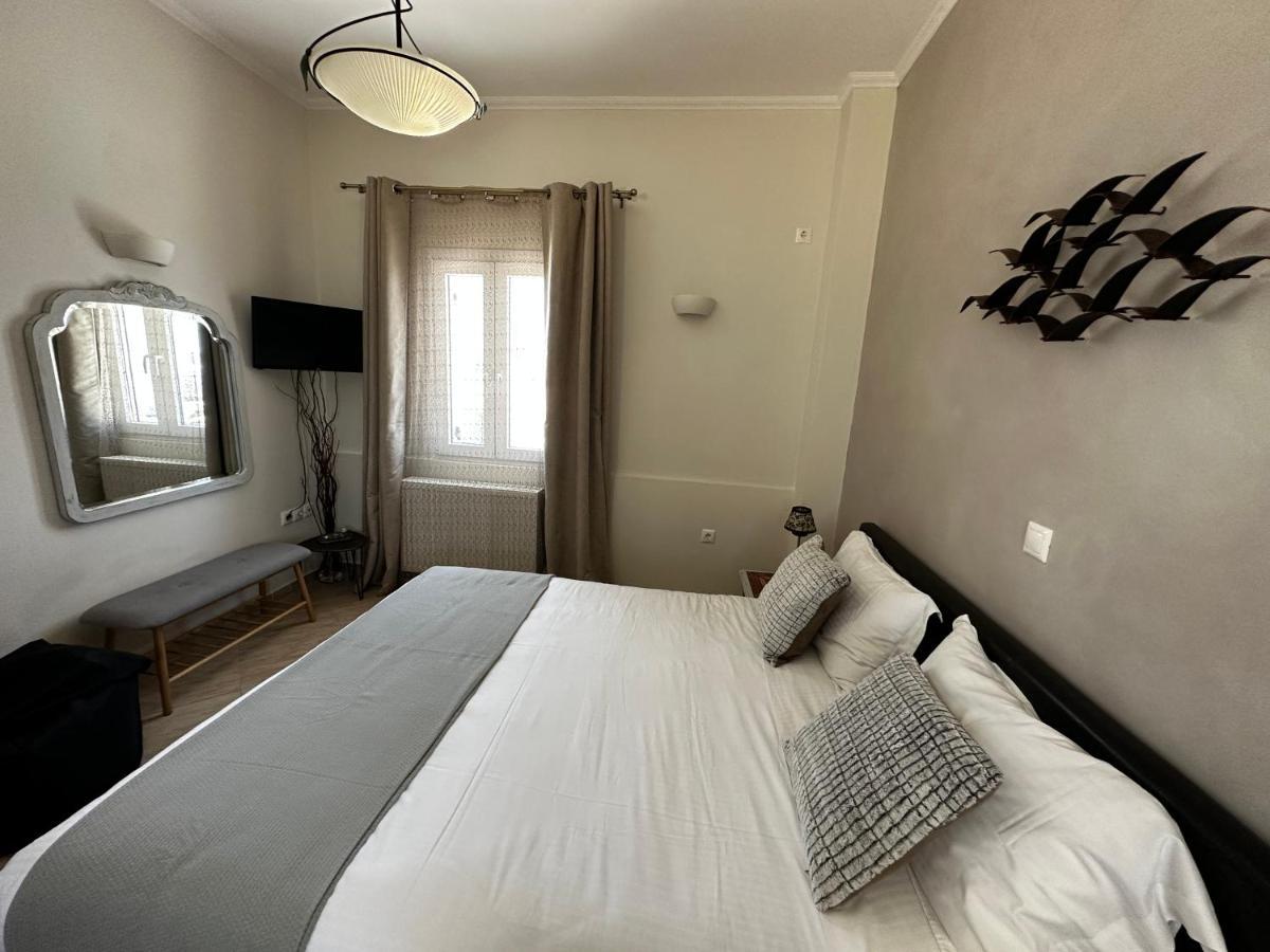 Veldi Art - Kamari Beach Apartment Fira  Eksteriør bilde
