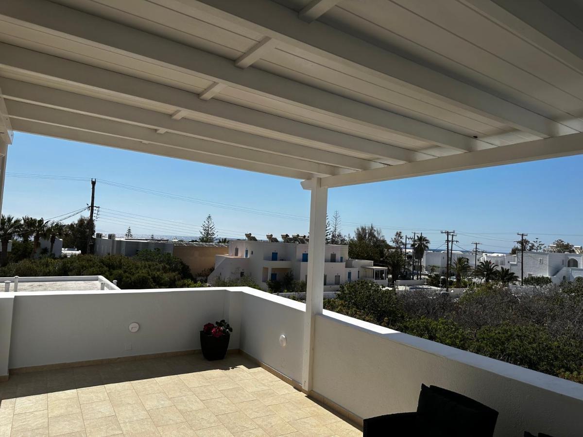 Veldi Art - Kamari Beach Apartment Fira  Eksteriør bilde