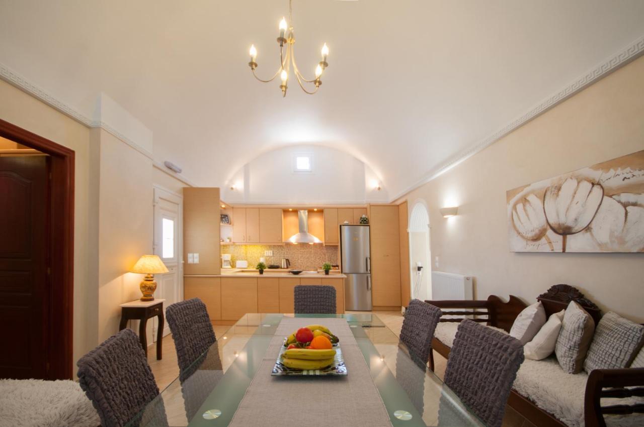 Veldi Art - Kamari Beach Apartment Fira  Eksteriør bilde
