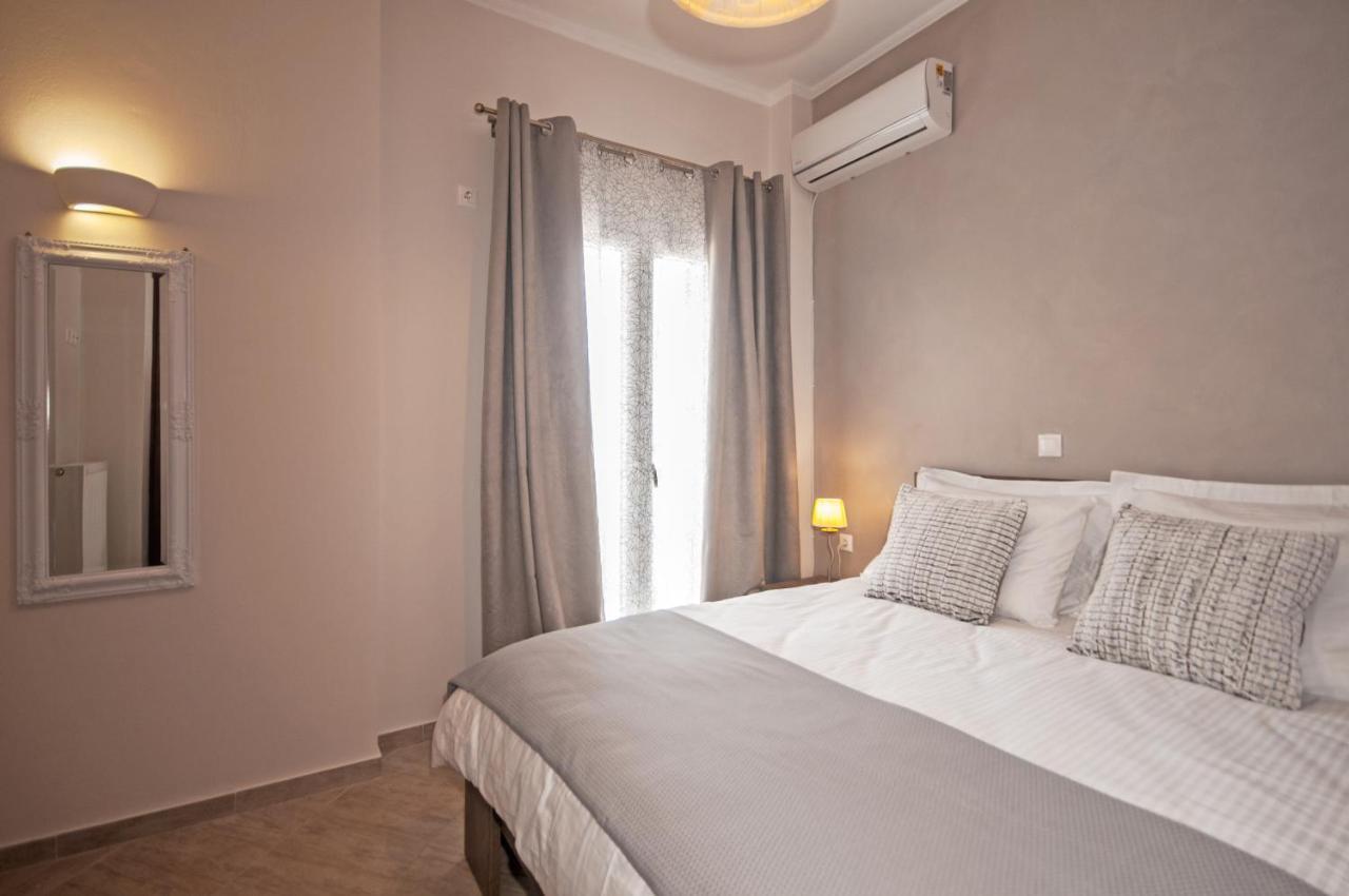 Veldi Art - Kamari Beach Apartment Fira  Eksteriør bilde