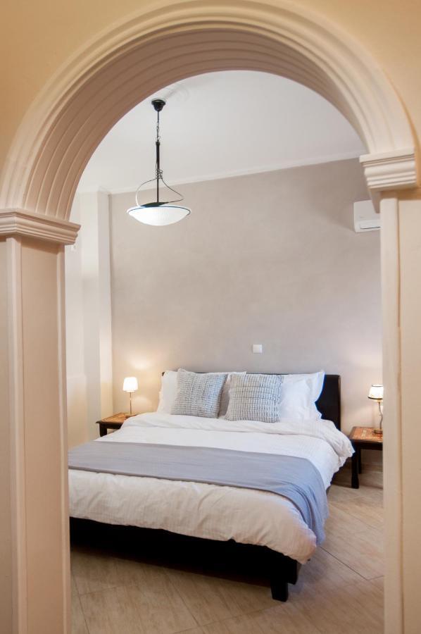 Veldi Art - Kamari Beach Apartment Fira  Eksteriør bilde
